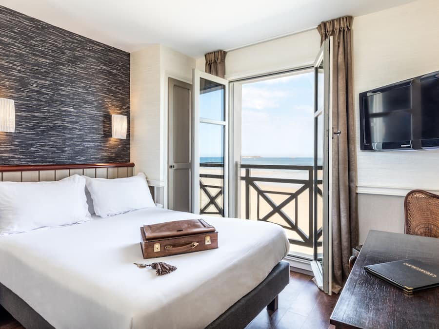 Peralatan tempat tidur premium, busa memori, Wi-fi percuma