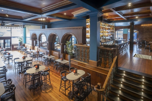 Breakfast, lunch and dinner served