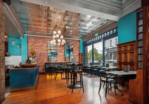 Se sirven desayunos, almuerzos y cenas