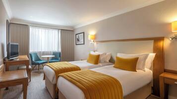 Classic Twin Room | In-room safe, desk, blackout drapes, iron/ironing board