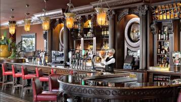 Gastropub, ocean views, open daily