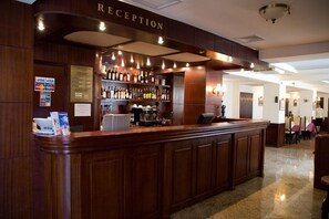 酒吧(店内)