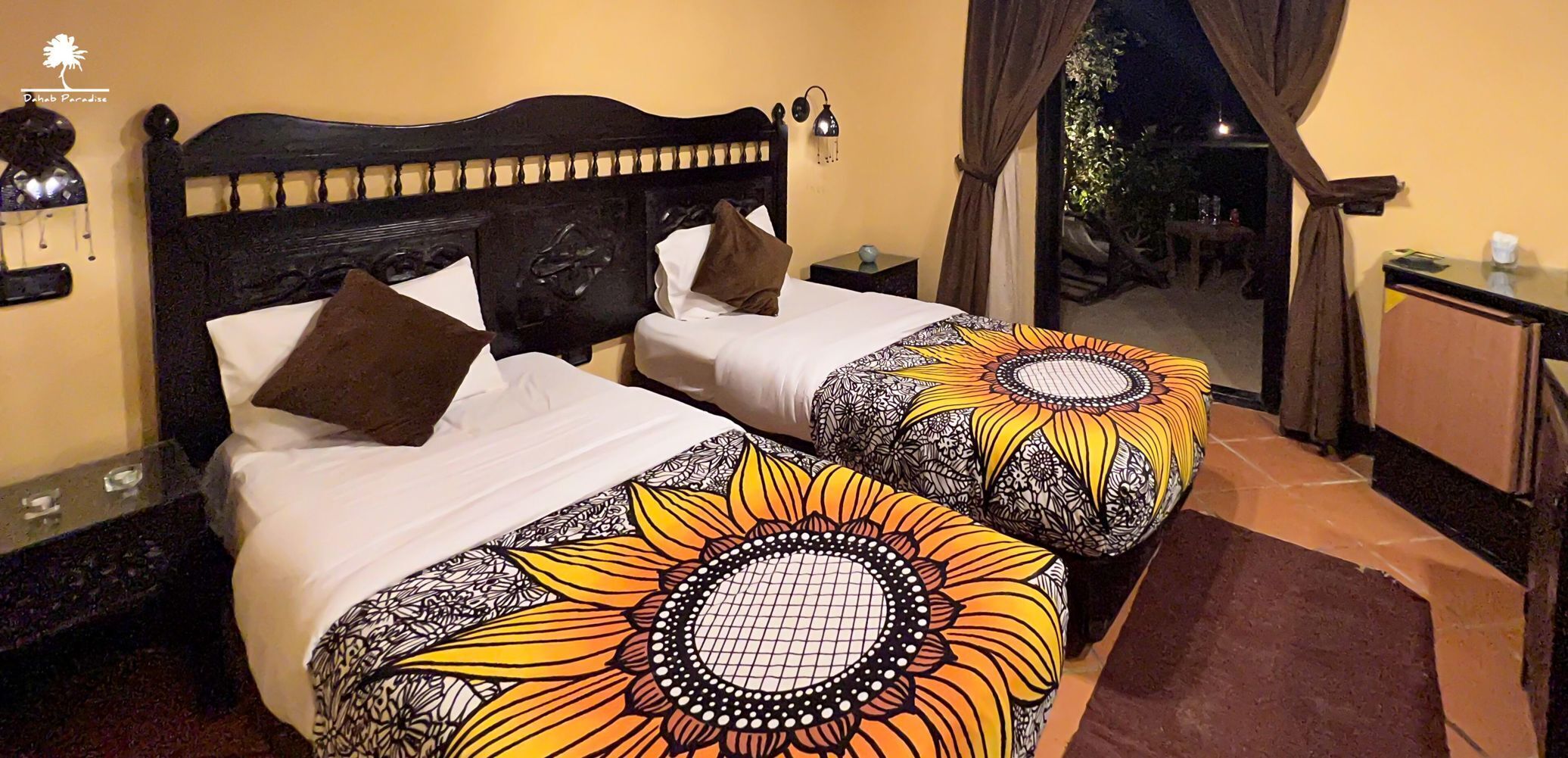 Draps en coton égyptien, minibar, coffre-fort, literie fournie