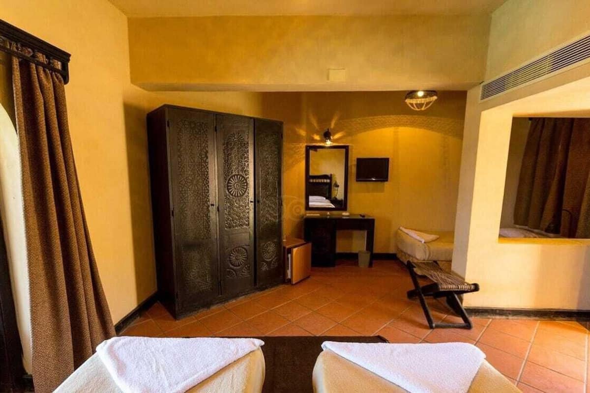 Triple Room | Egyptian cotton sheets, minibar, in-room safe, bed sheets