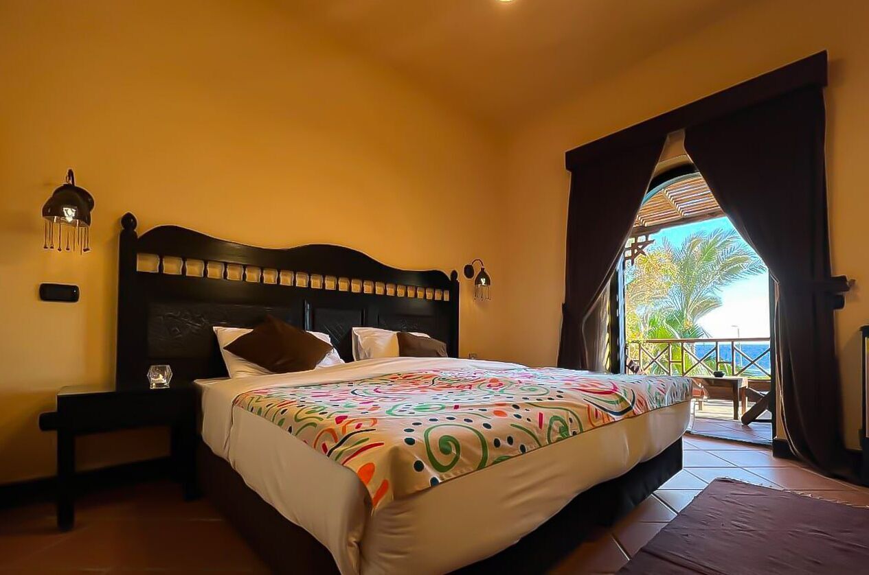 Draps en coton égyptien, minibar, coffre-fort, literie fournie