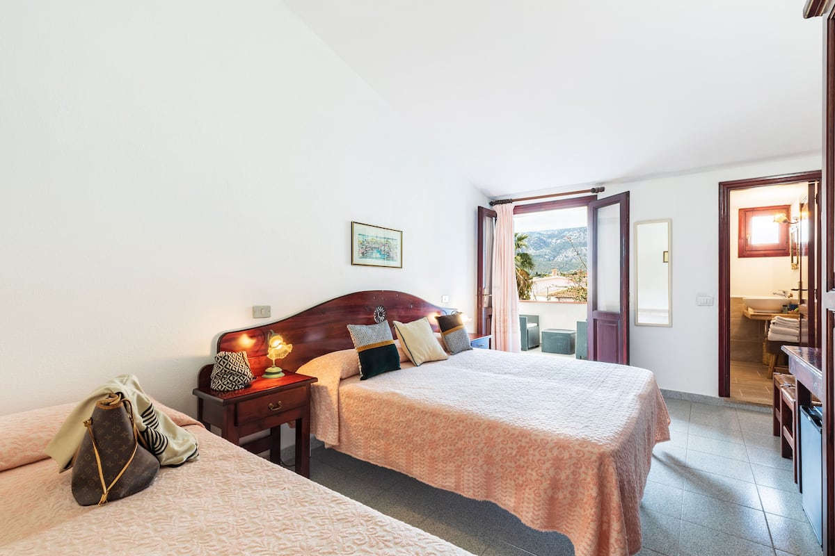 Design Triple Room | Premium bedding, minibar, in-room safe, individually decorated