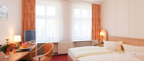 Roba de llit hipoal·lergògena, minibar i caixa forta a l'habitació