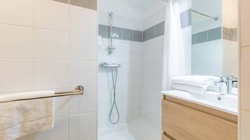 Free toiletries, hair dryer, towels