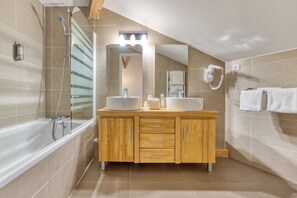Triple Room, Pool Access, Mountainside | Bathroom | Hair dryer, towels, soap, shampoo