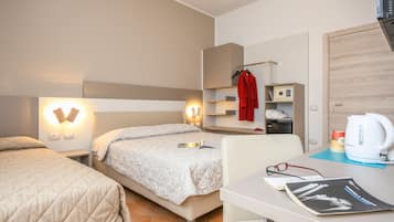 Down comforters, in-room safe, desk, blackout drapes