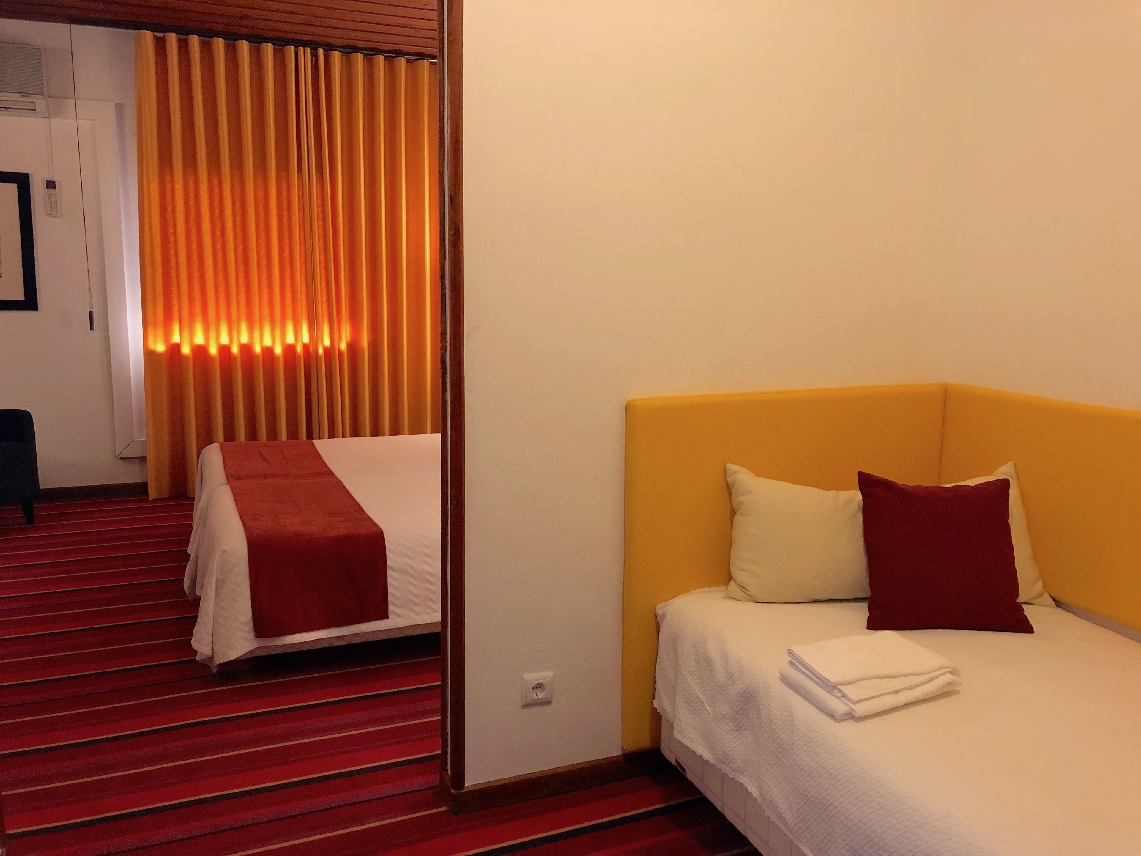 triple room | 1 bedroom, desk, laptop workspace, soundproofing