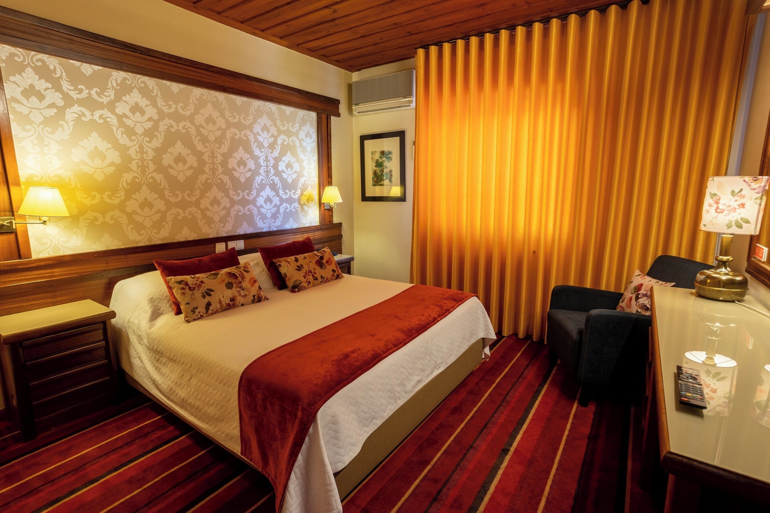 family room | 1 bedroom, desk, laptop workspace, soundproofing