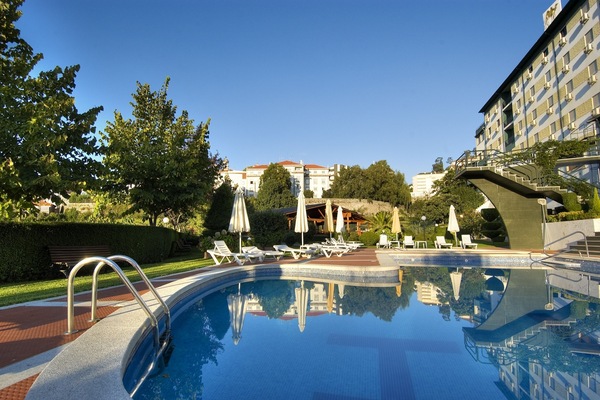 Seasonal outdoor pool, open 10:00 AM to 7:00 PM, sun loungers