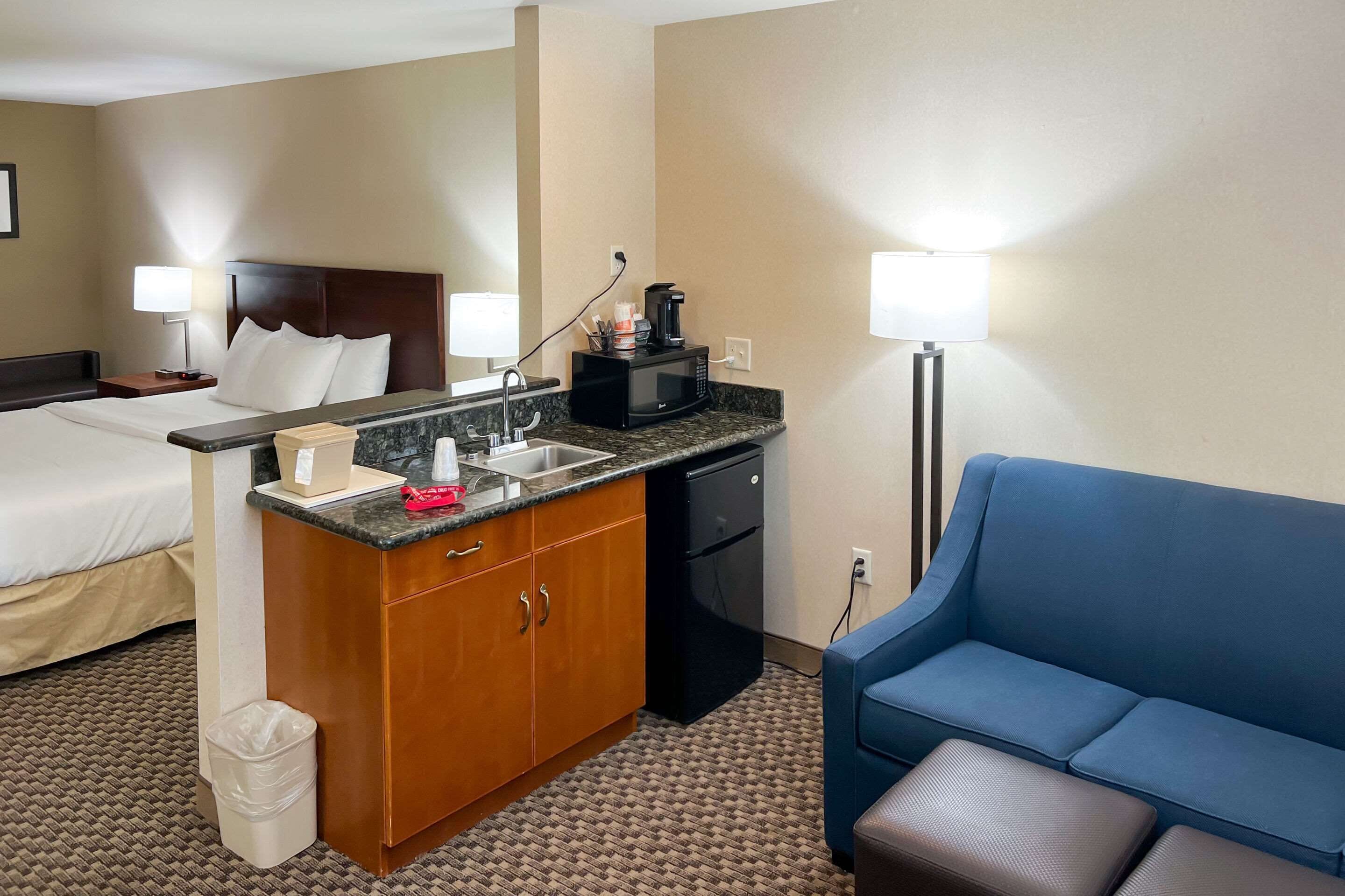 pillow-top beds, desk, iron/ironing board, free cots/infant beds