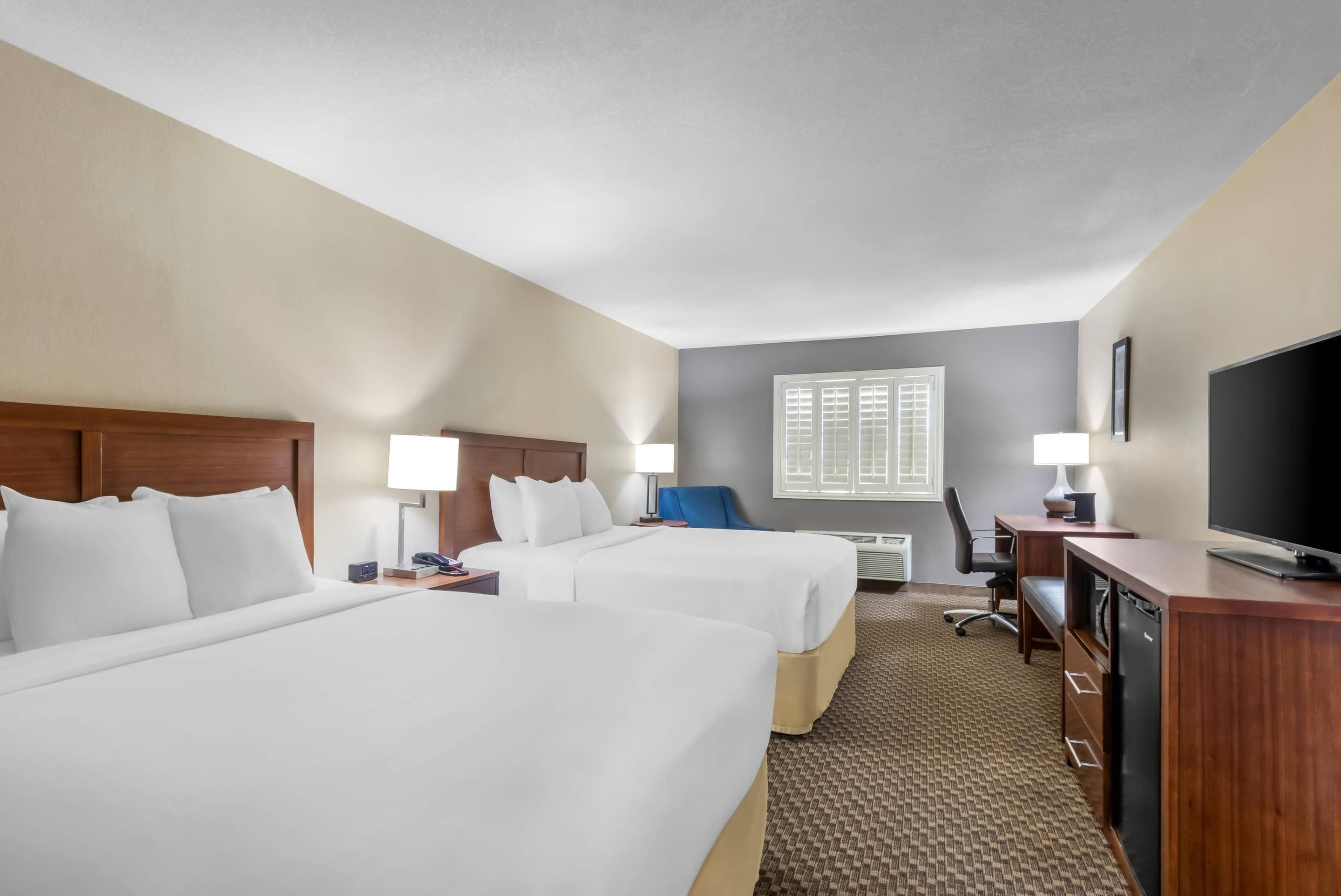 Pillow-top beds, desk, iron/ironing board, free cots/infant beds