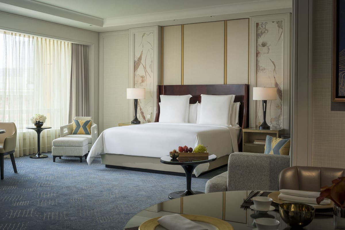 premier room, 1 king bed | 1 bedroom, hypo-allergenic bedding, down duvets, minibar