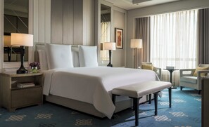 1 bedroom, hypo-allergenic bedding, down duvets, minibar - Four Seasons Hotel Macao (Cotai)