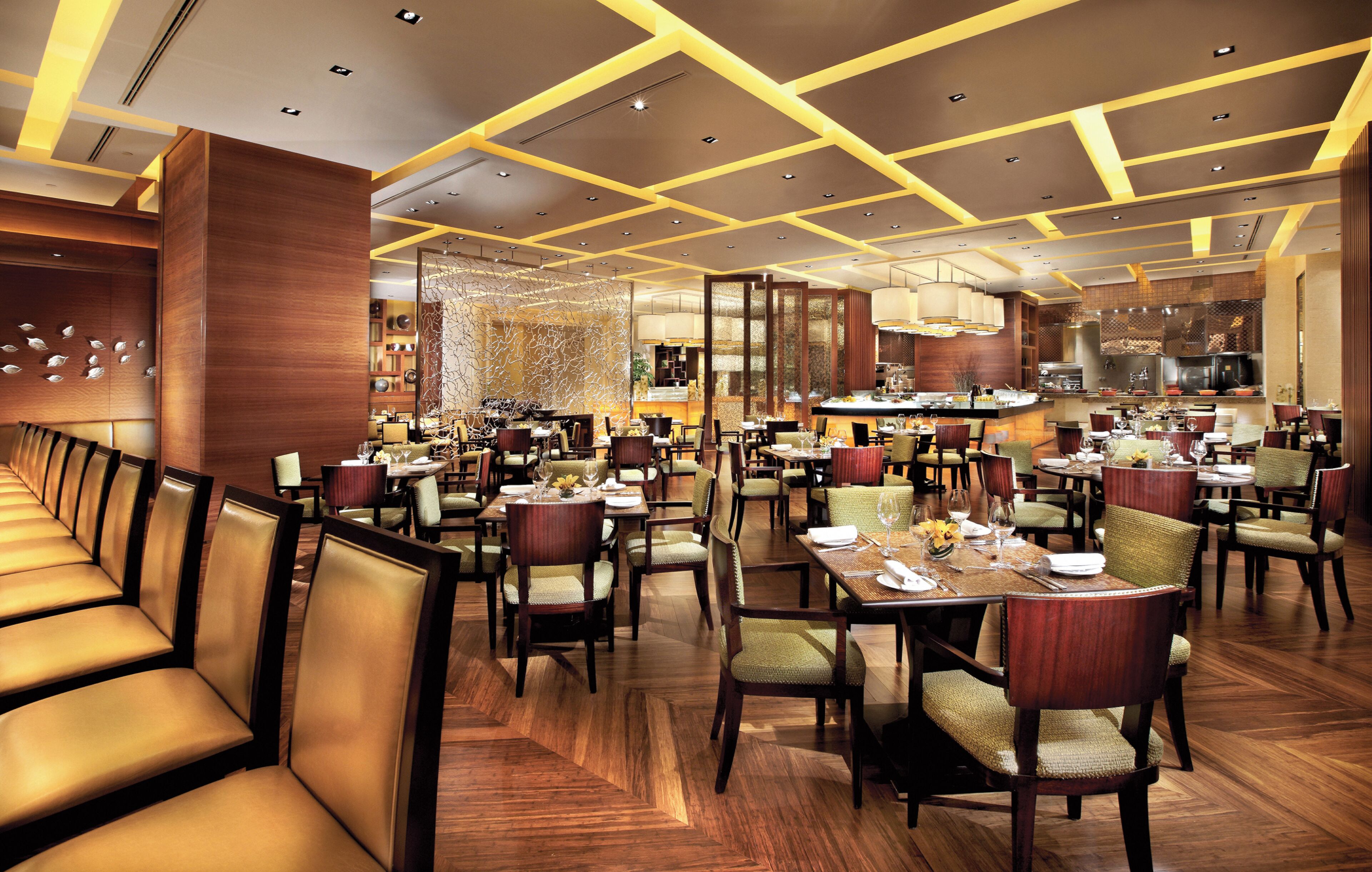 daily full breakfast (mop 416 per person)