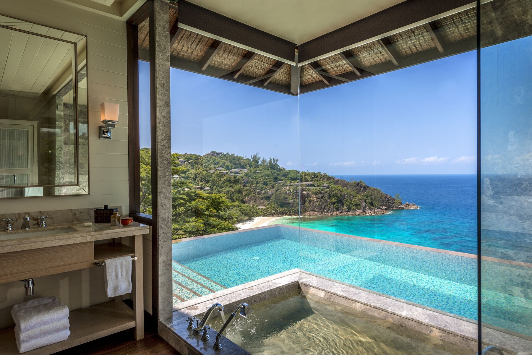 Separate bathtub and shower, deep-soaking bathtub, rainfall showerhead