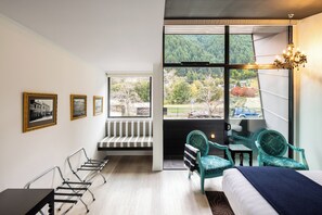 Gondola Double Room | Premium bedding, minibar, in-room safe, desk - Queenstown Park Boutique Hotel (Queenstown)