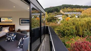 Remarkables Junior Suite | Balcony