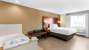 Suite, Jetted Tub | Pillow-top beds, desk, laptop workspace, blackout curtains