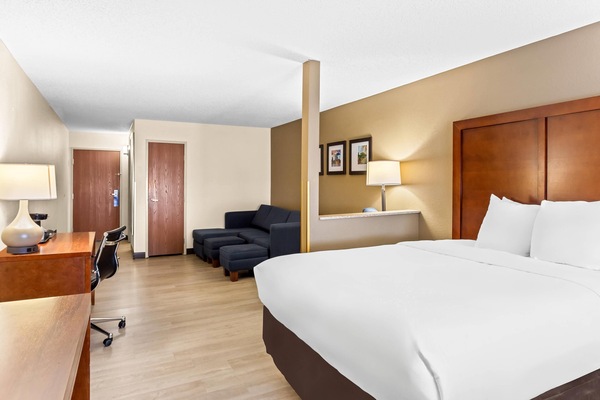 Pillowtop beds, desk, laptop workspace, blackout drapes