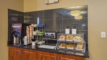 Petit déjeuner buffet compris