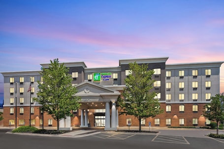 Exterior. Holiday Inn Express & Suites Chicago West - O'Hare Arpt Area by IHG