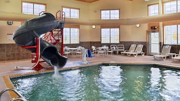 Indoor pool, pool loungers