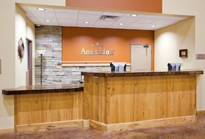 Lobby - AmericInn by Wyndham Fargo Medical Center (Fargo)