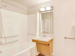 Hair dryer, towels, soap, shampoo - Extended Stay America Select Suites - Mobile - I-65 (Mobile)
