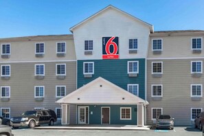 Front of property - Studio 6 Extended Stay Shreveport Airport LA (Shreveport)