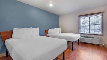 Desk, laptop workspace, iron/ironing board, free WiFi