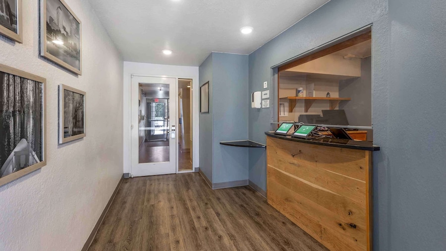 Studio 6 Extended Stay Shreveport Airport LA