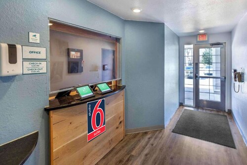 Studio 6 Extended Stay Shreveport Airport LA