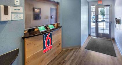 Studio 6 Extended Stay Shreveport Airport LA