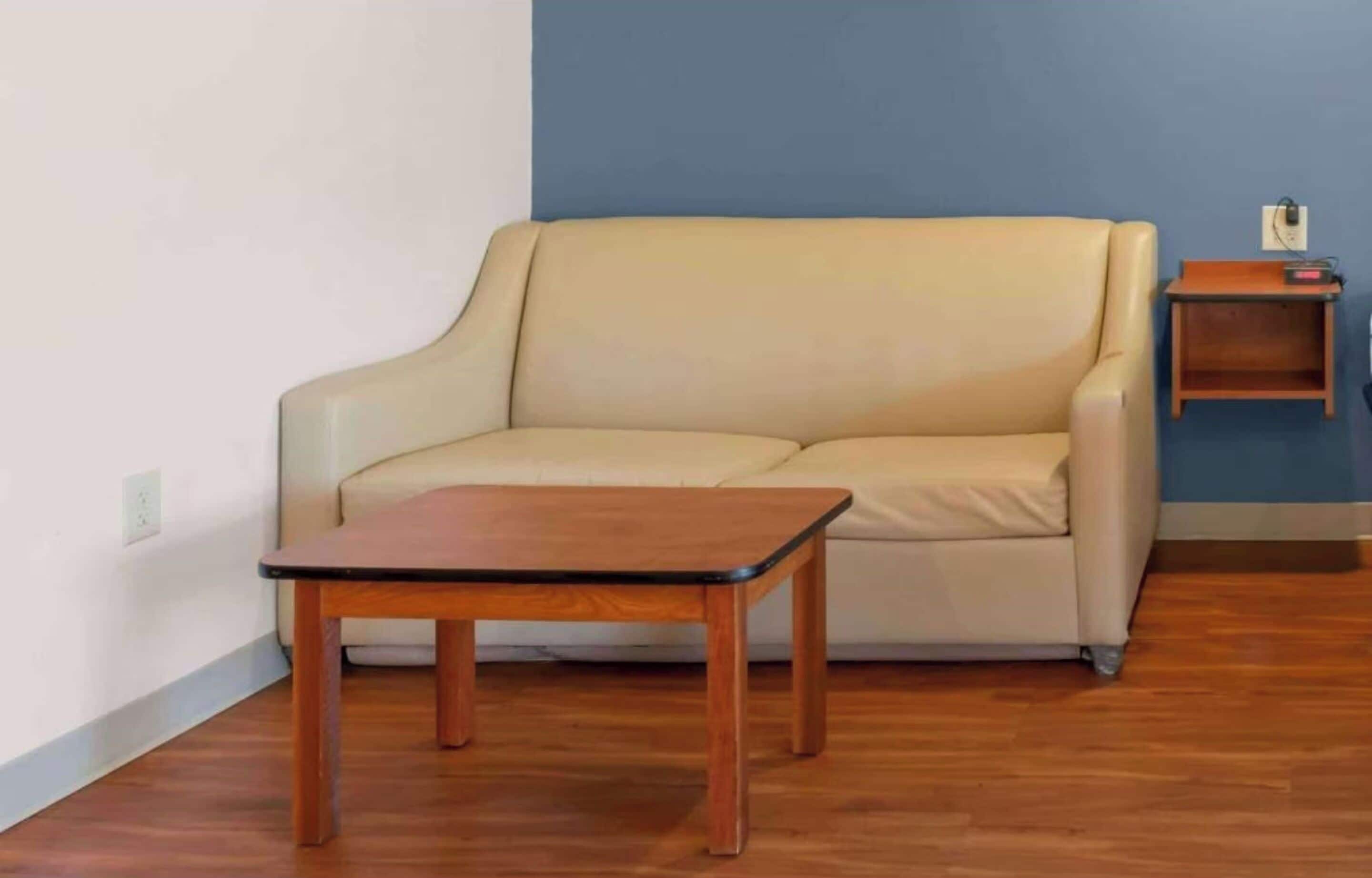 Desk, laptop workspace, iron/ironing board, free WiFi