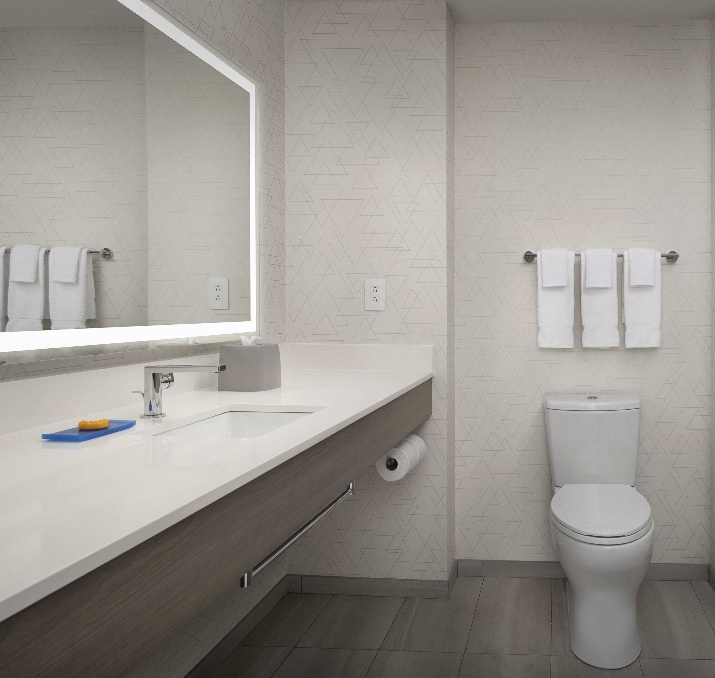 standard room, multiple beds, accessible (comm, mobil, roll shwr) | bathroom | combined shower/bathtub, free toiletries, hair dryer, towels