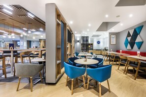 Dinner served - Holiday Inn Express London-Watford Junction by IHG (Watford)
