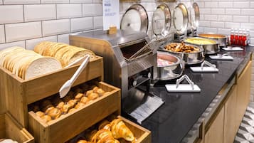 Free buffet breakfast on weekends