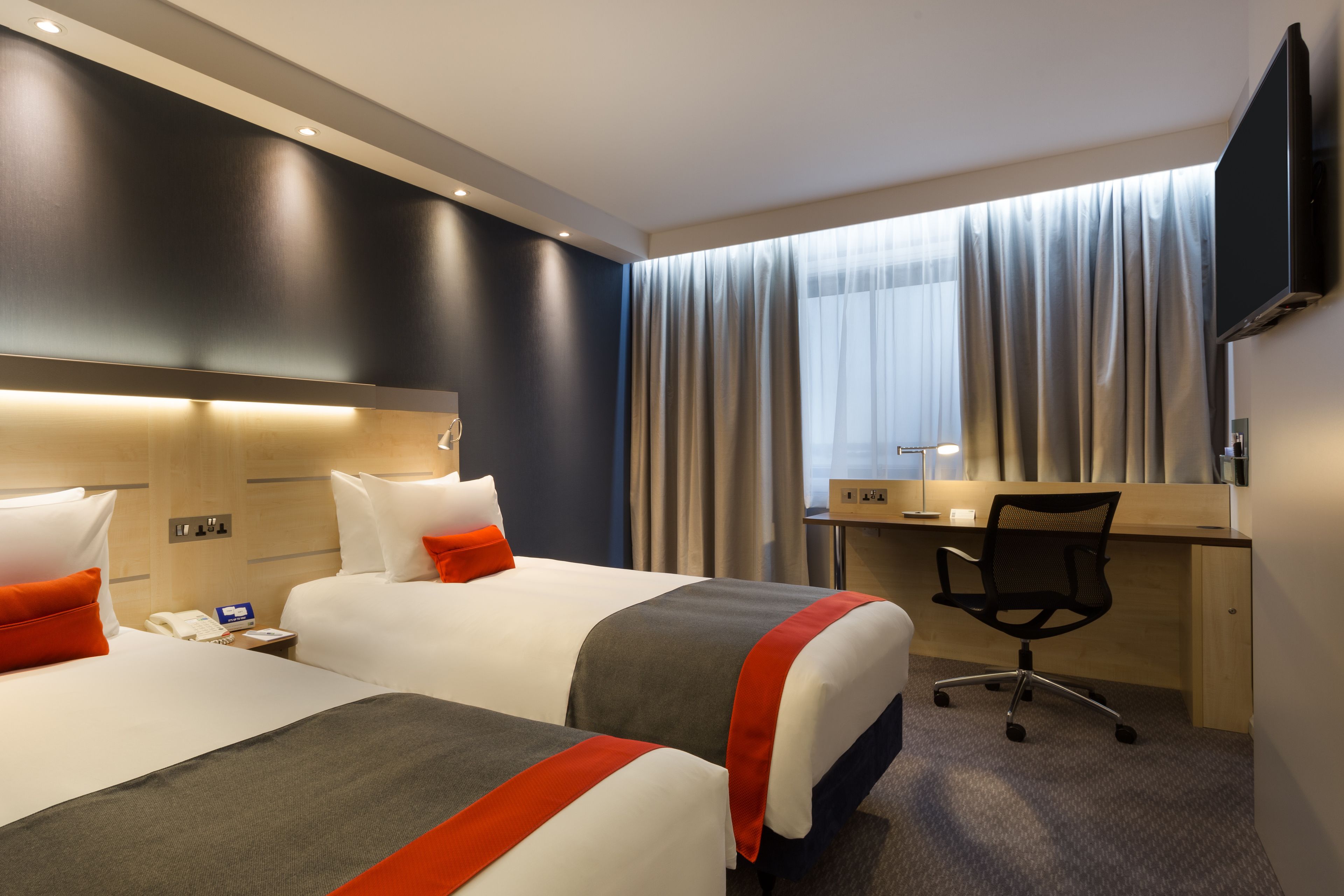Photo - Holiday Inn London Watford Junction by IHG