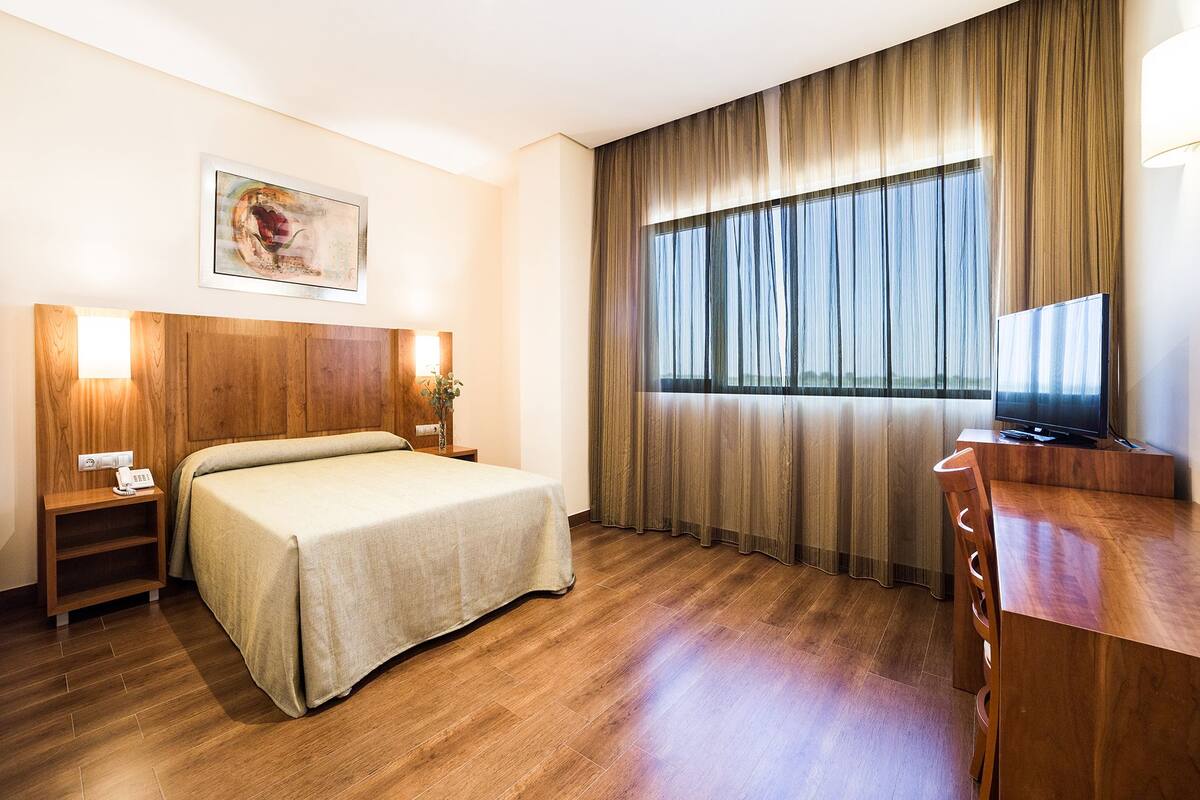 premium bedding, in-room safe, desk, blackout curtains