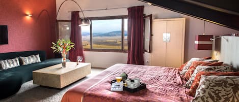 13 Schlafzimmer, Daunenbettdecken, Zimmersafe, individuell dekoriert