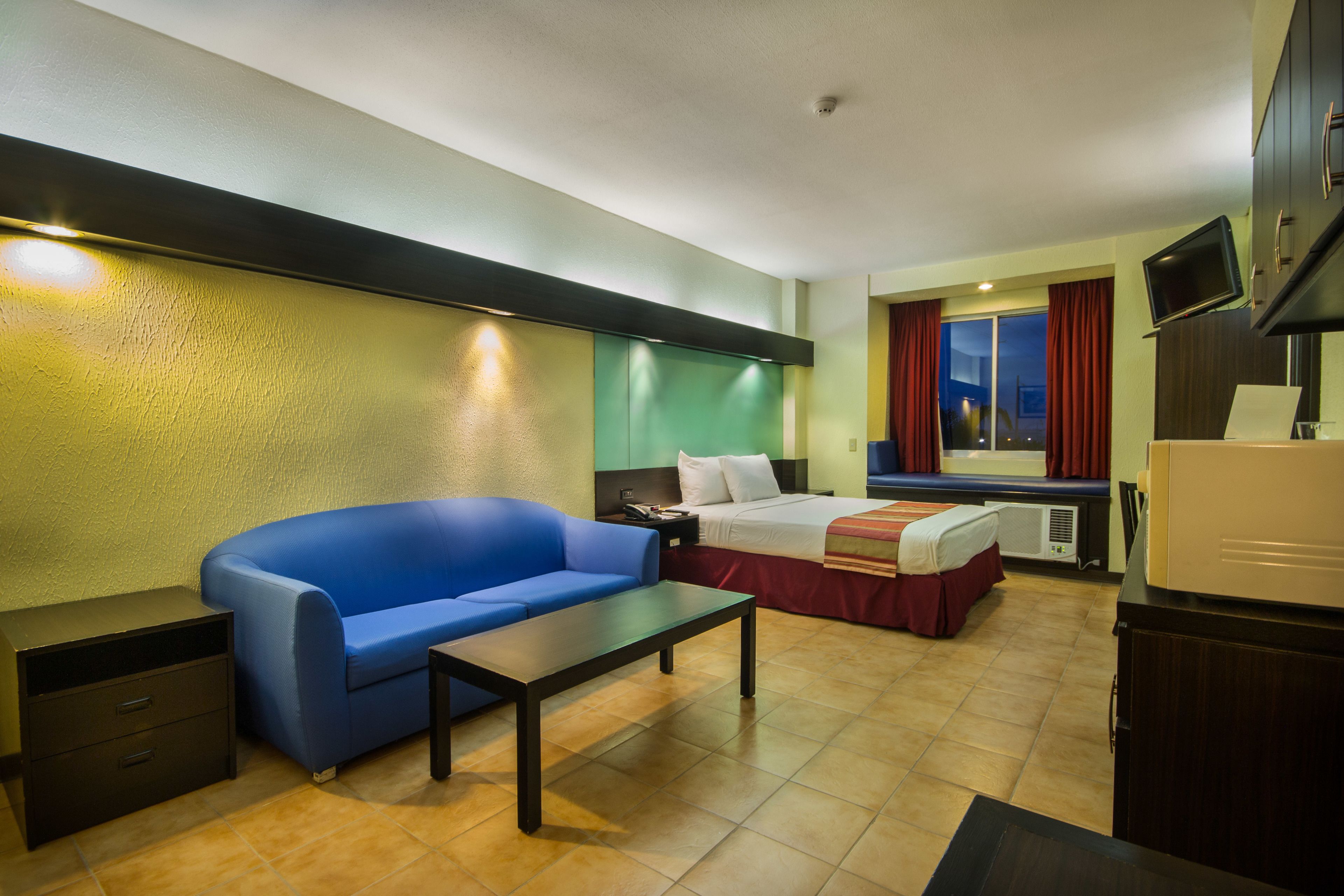 Premium bedding, in-room safe, desk, laptop workspace