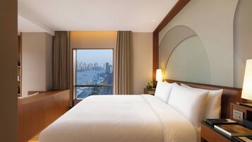 Shanghai Suite with River View