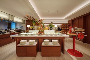 Daily buffet breakfast (CNY 198 per person) - Maxx by Steigenberger on the Bund Shanghai (Shanghai)