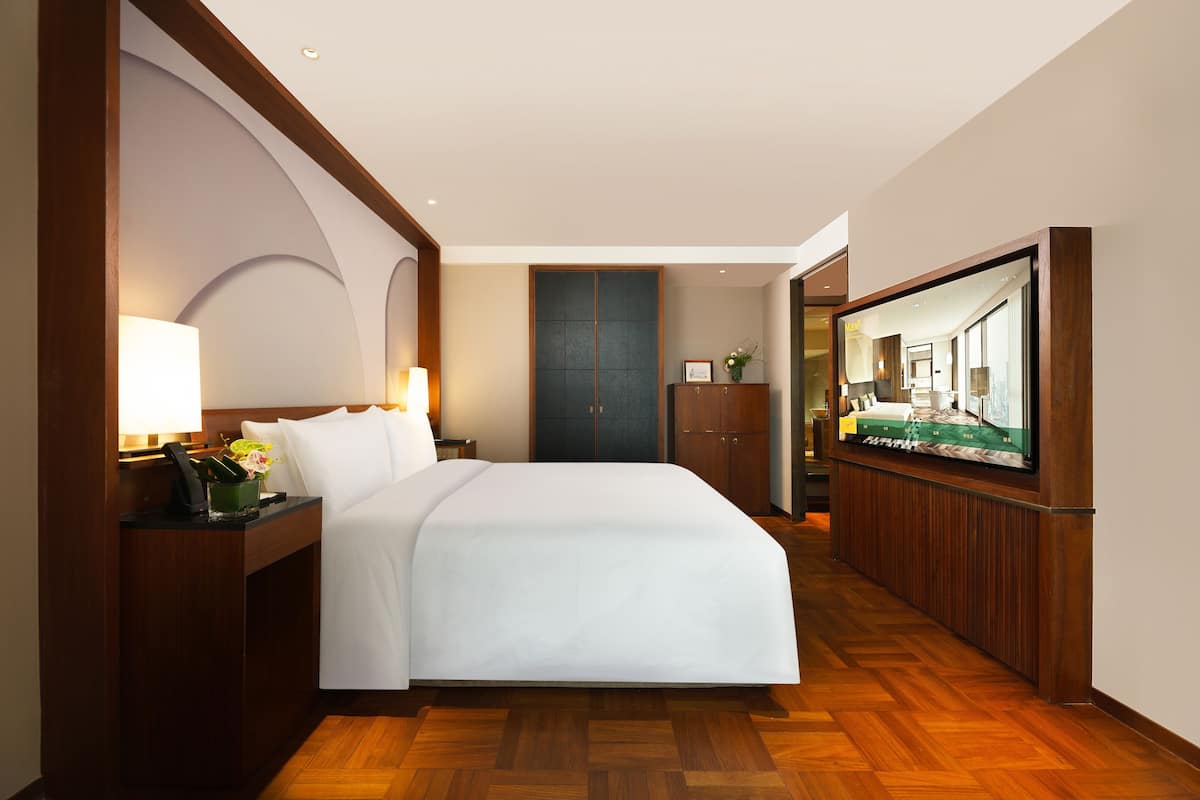 Suite, River View