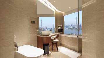 Shanghai Deluxe with River View | Egyptian cotton sheets, hypo-allergenic bedding, down comforters