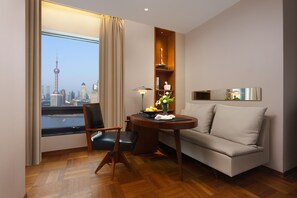 Shanghai Deluxe with River View | View from room
